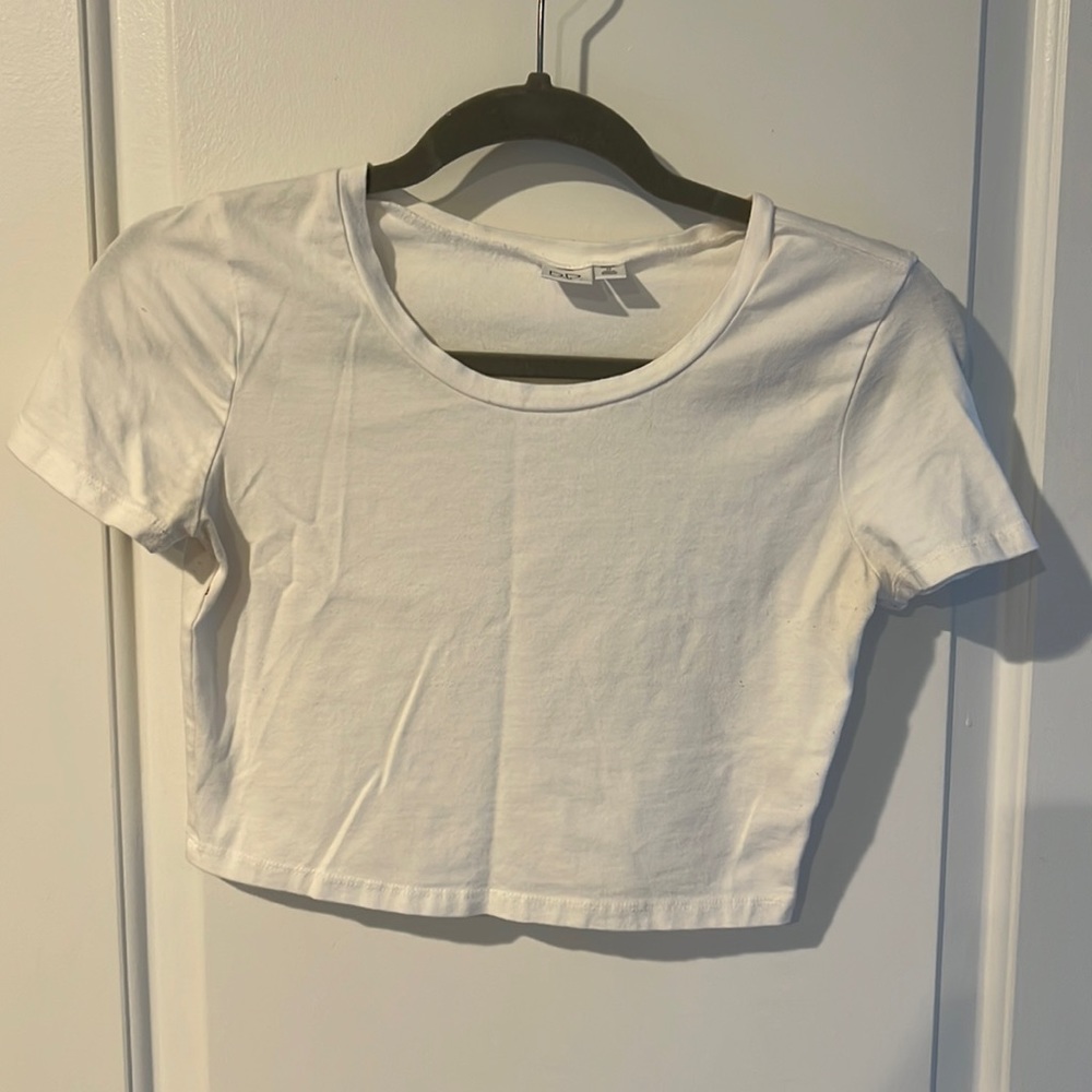 White crop tee